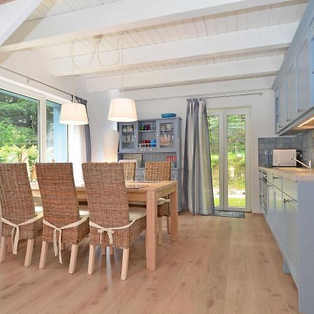 Blaues Strandhaus Sellin Exterior photo