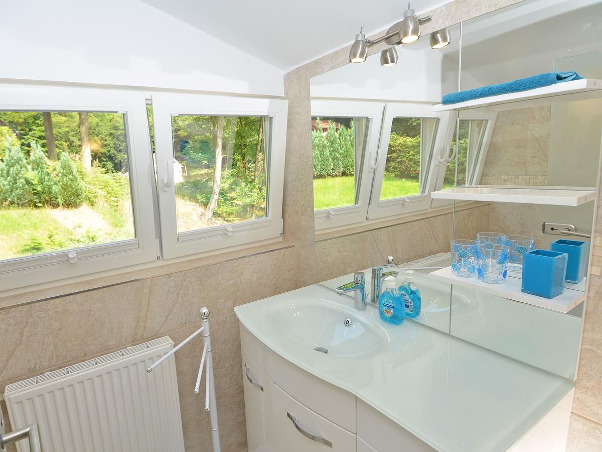 Blaues Strandhaus Sellin Exterior photo
